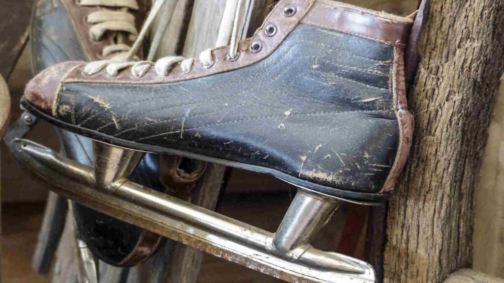 Eishockey Geschichte: Alles Wissenswerte über die Entstehung und Entwicklung des schnellen Wintersports 4 Alter Eishockey Schlittschuh